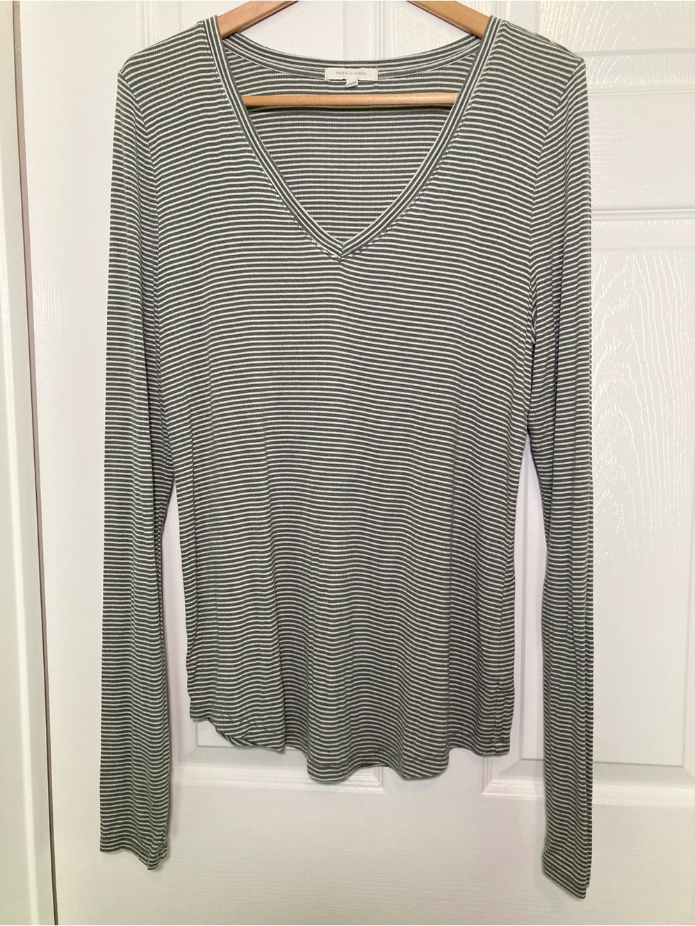 Anthropologie Pure + Good Size XL Striped V-Neck Long Sleeve Top in Gray/White